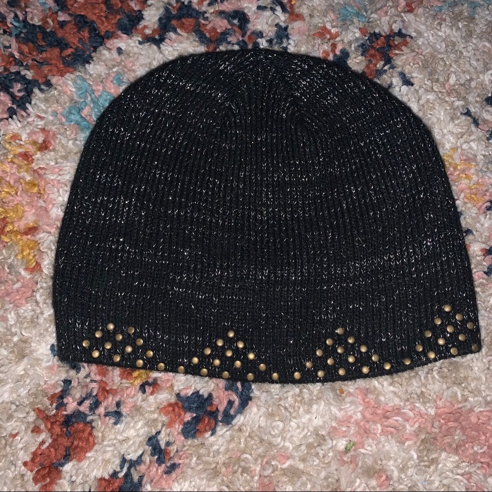 Black & Gold Beaded Beanie🟡